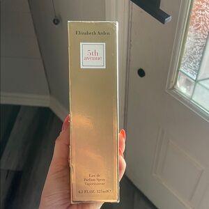 Elizabeth Arden 5th Avenue Gold Box